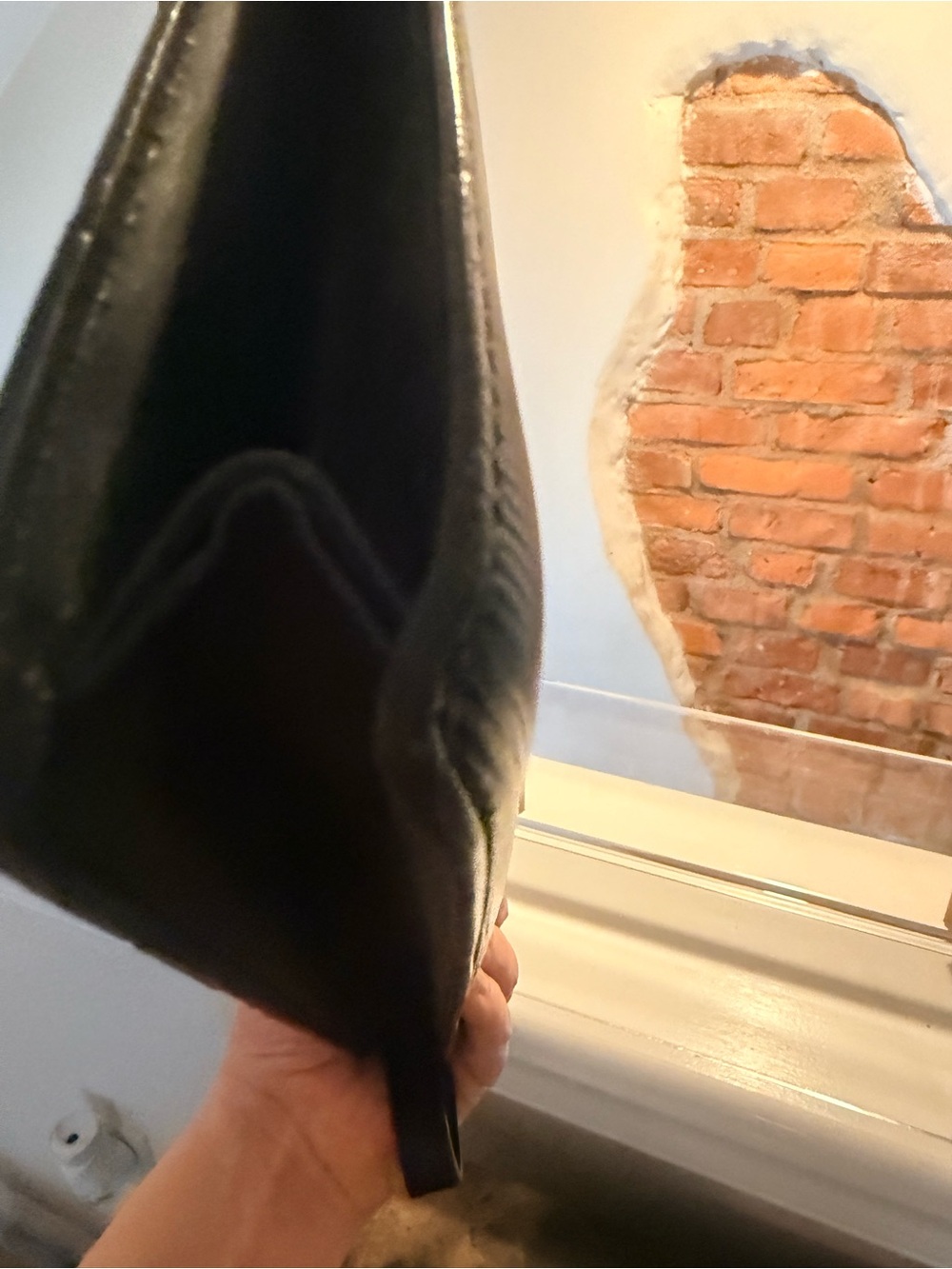 Authentic Louis Vuitton Epi Serie Dragonne Clutch – Black Noir (M52612 - Picture 5 of 16